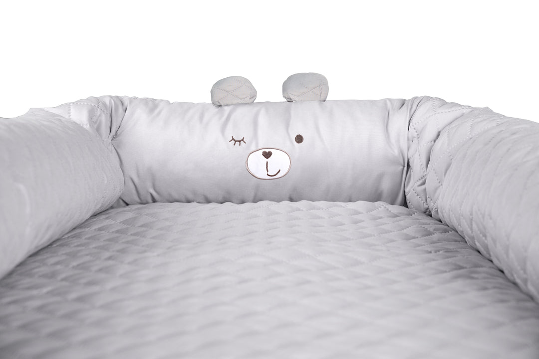 Babylounge 'roba Style' - Kuschelnest mit Bären-Gesicht 'Sammy' - Reisebett & Wickelauflage - Grau – Freisteller (6/7)