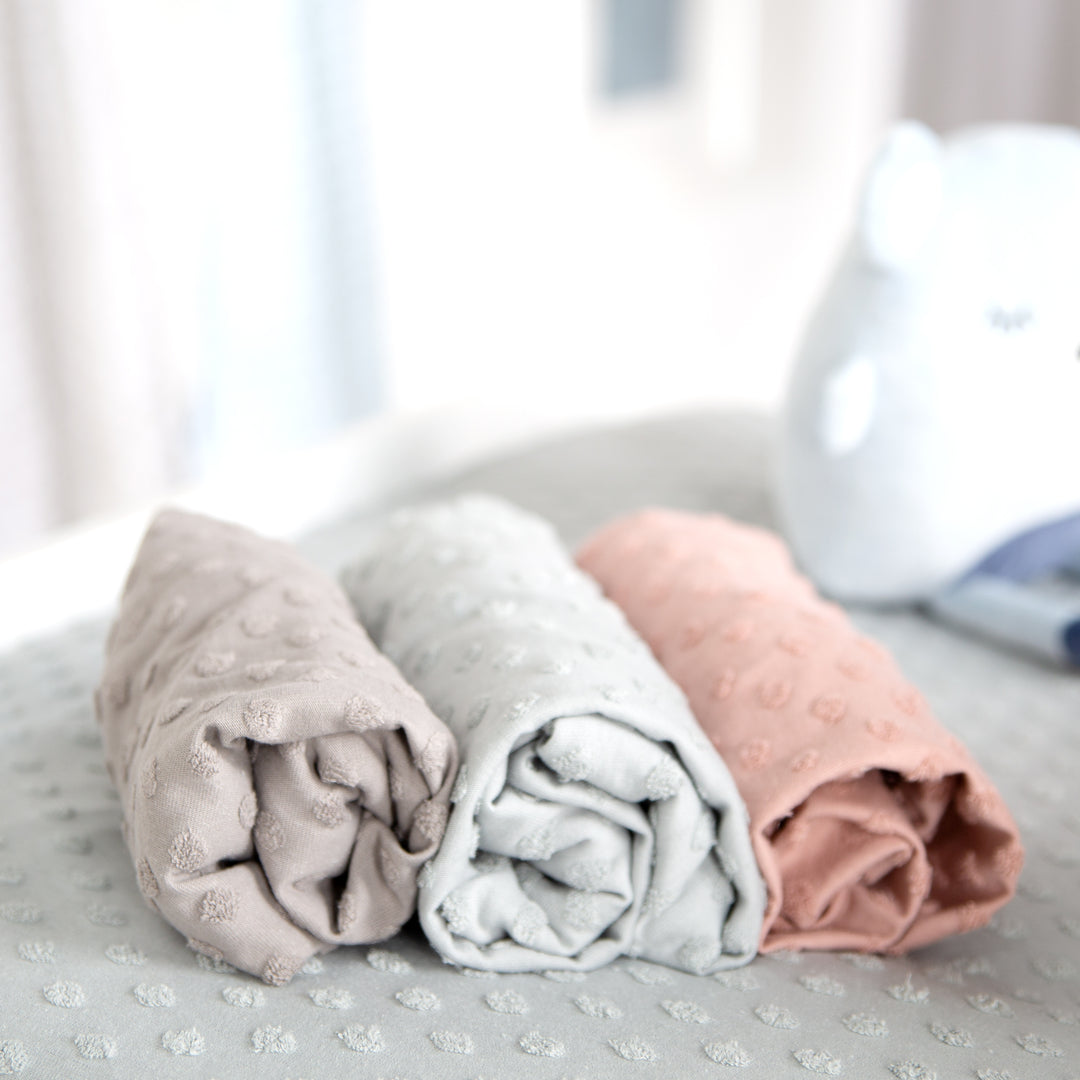 Organic Fitted Cover for Changing Pads 'Lil Planet' Made of Organic Jersey - GOTS - 85 x 75 cm - Light Blue – Lifestyle Image (4/16)