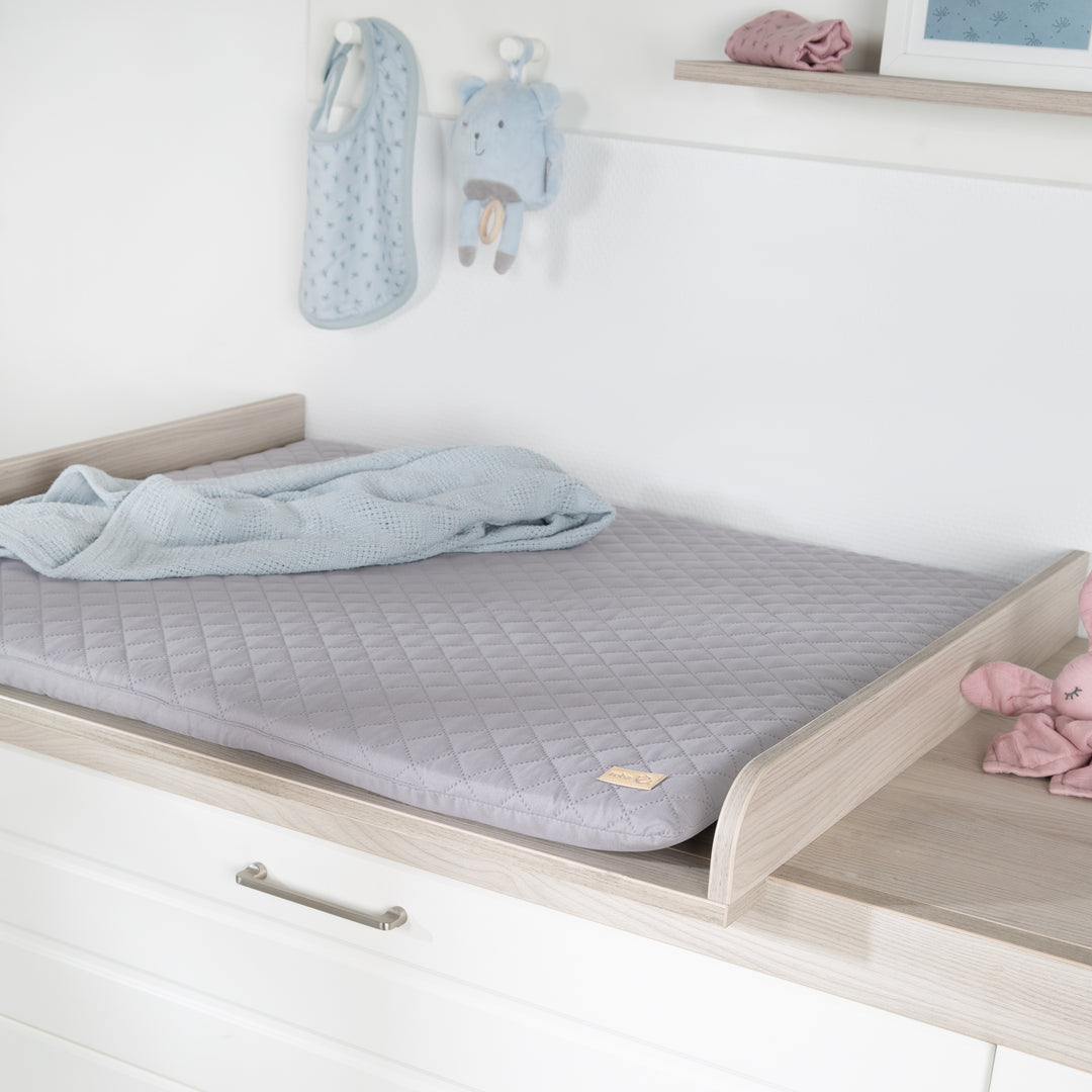 Matelas à langer soft 'roba Style', 85 x 75 cm, essuyable, gris argenté – Photo d'ambiance (2/7)