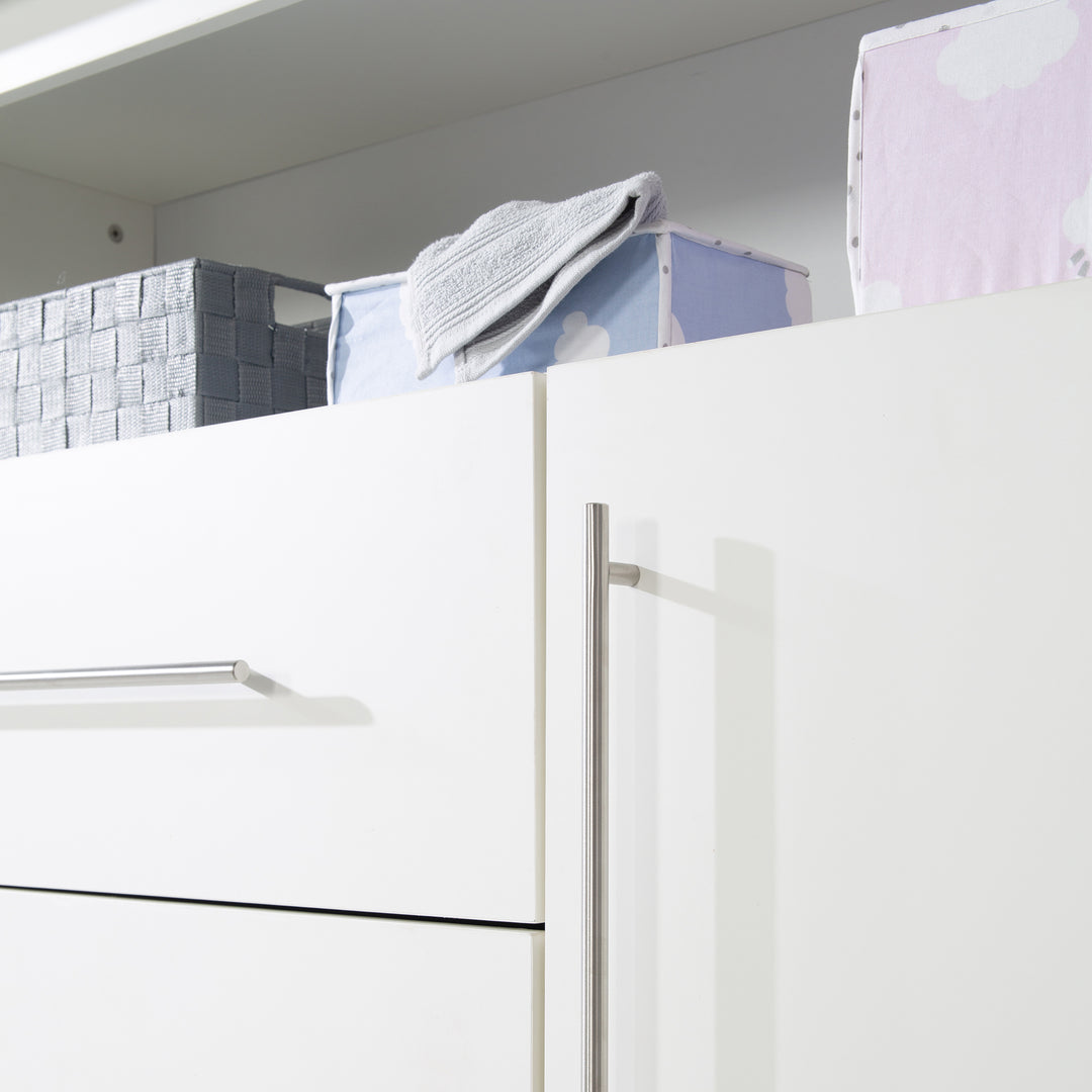 Kinderzimmerset 'Maren' 3-teilig - Bett 70x140 + Wickelkommode schmal + Kleiderschrank 3-türig – Detailbild (11/16)