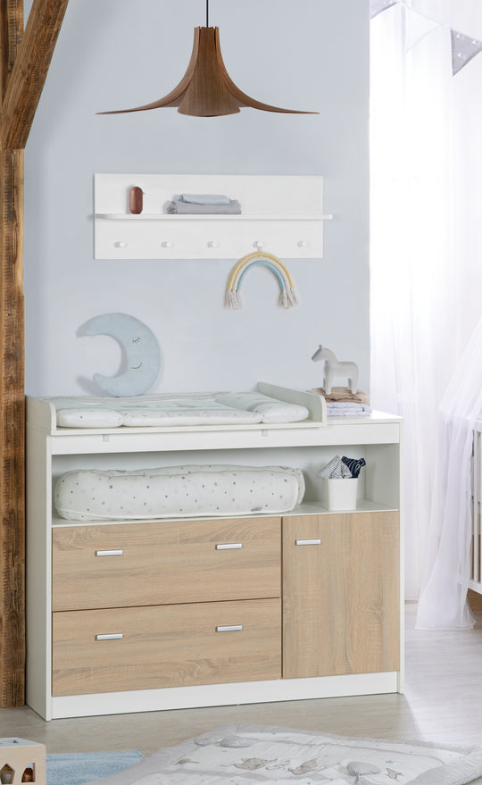 Kindermöbelset 'Gabriella' inkl. Babybett 70 x 140 cm, breiter Wickelkommode & Schrank 3-türig – Milieubild (11/16)