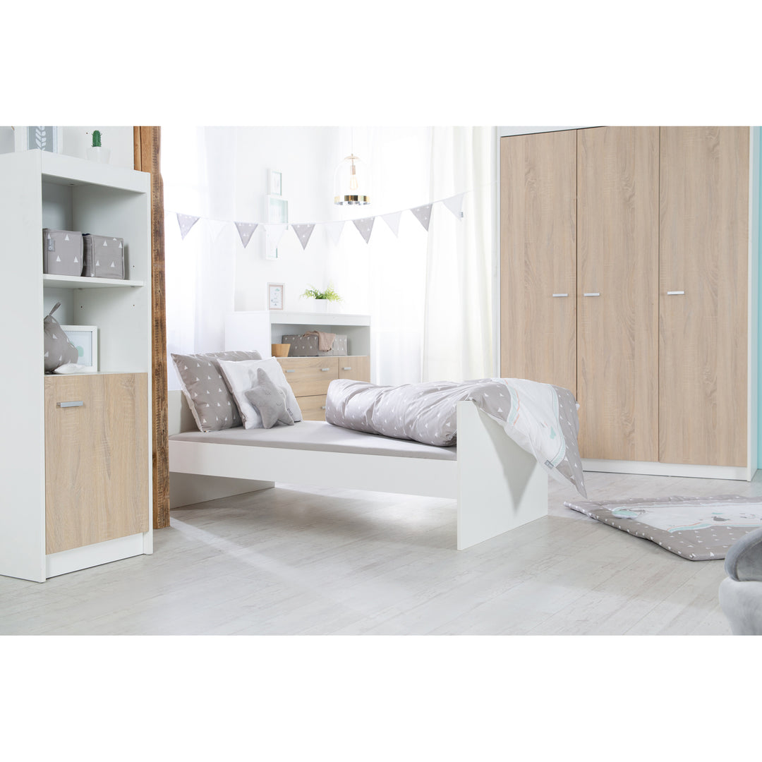 Furniture Set 'Gabriella' 2-Piece - Bed 70x140 + Changing Table Narrow - White & Decor Oak – Lifestyle Image (7/10)