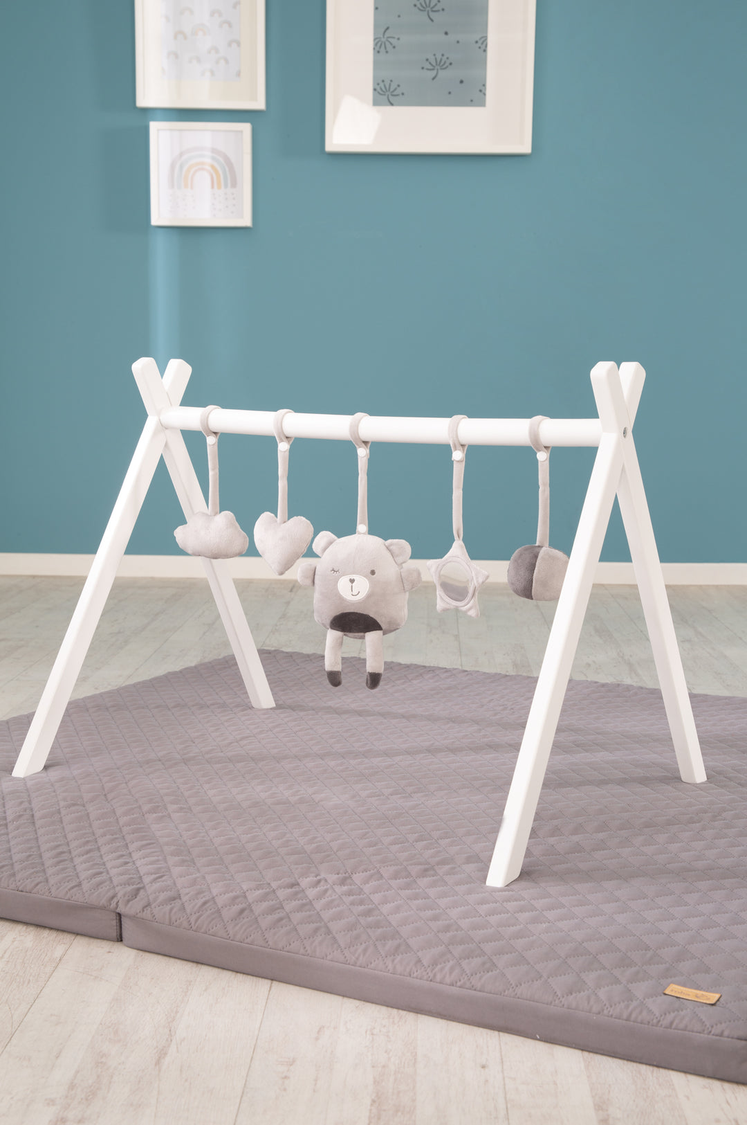 Spielset 'Lil Cuties', 5 Spielfiguren 'Sammy' zum Anhängen an Spiel- & Montesori-Babygym – Milieubild (4/4)