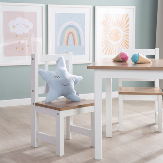 Children's Seating Set 'Woody' - 2 Chairs & 1 Table - White Lacquered - Wood-Effect Decor – Lifestyle Image (10/20)