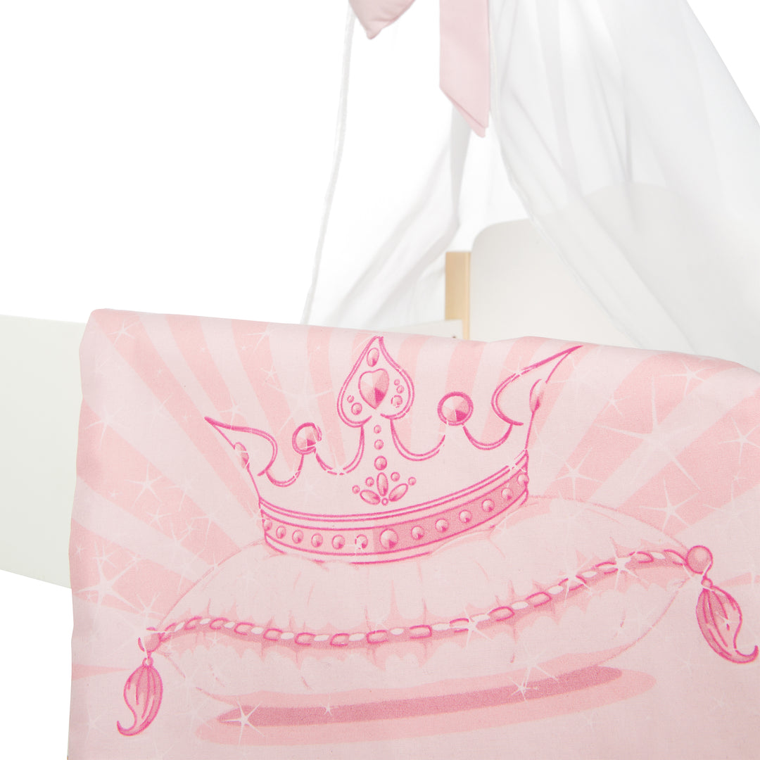 Lit de poupée 'Scarlett', blanc laqué, avec équipement textile, linge de lit & ciel de lit rose – Photo de détail (2/5)