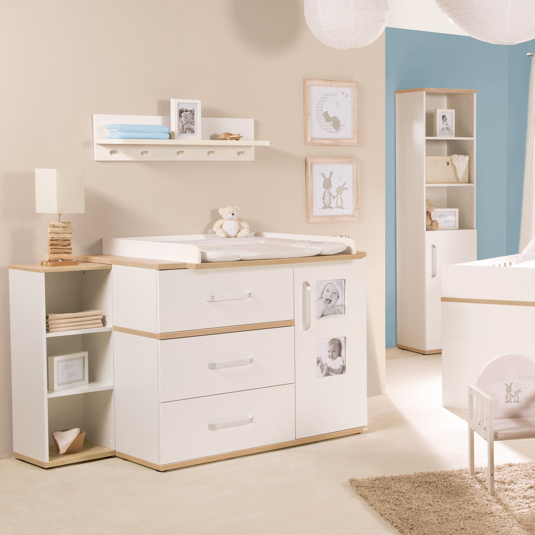 Kindermöbelset 'Pia', 3-teilig, inkl. Babybett 70 x 140 cm, Wickelkommode & Kleiderschrank, weiß – Milieubild (11/16)