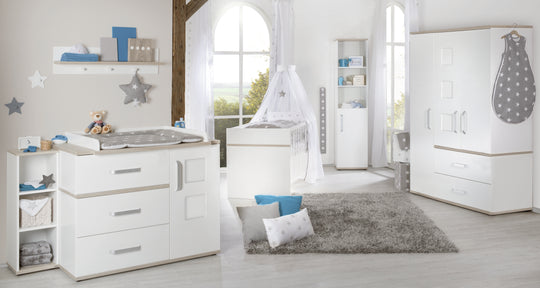 Kindermöbelset 'Moritz‘, 3-teilig, mit Kinderbett 70 x 140 cm, Wickelkommode breit & Schrank, weiß – Milieubild (10/11)