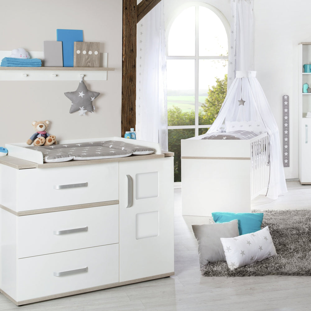 Set mobili per bambini 'Moritz‘, 3pezzi, con letto per bambini 70 x 140 cm, cassettiera fasciatoio largo & armadio, bianco – Foto d'ambiente (2/11)