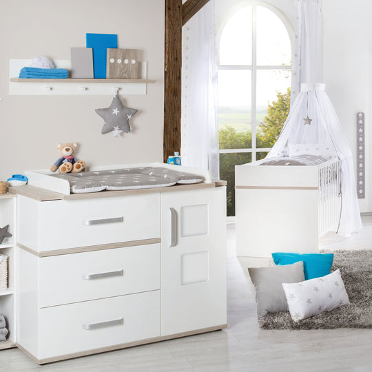 Set mobili per bambini 'Moritz‘, 2pezzi, letto per bambini 70 x 140 cm & cassettiera fasciatoio largo, bianco/Luna elm – Foto d'ambiente (2/9)