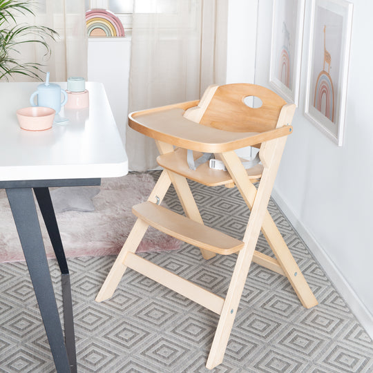 Klapphochstuhl 'Fold Up Smart' - Space-Saving & Foldable, Baby- & Kinderhochstuhl, Wood Natural – Lifestyle Image (4/9)