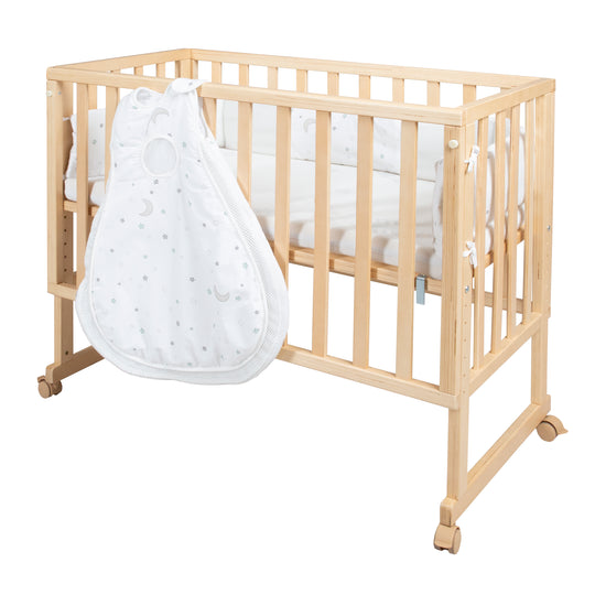 Stubenbett 'safe asleep®' 3 in 1, 'Sternenzauber', Beistellbett, Babybett & Bank, natur, inkl. Zubehör – Freisteller (1/11)