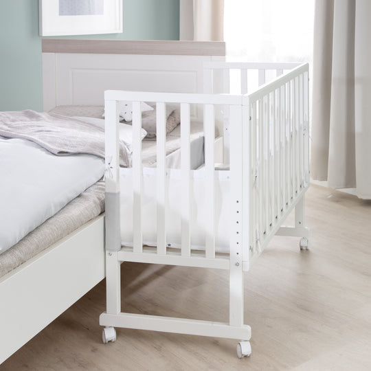 Stuben- & Beistellbett safe asleep® 3 in 1 - 45 x 90 cm inkl. Zubehör & Mesh-Barriere – Milieubild (6/17)